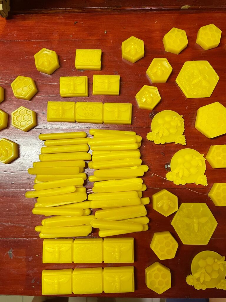 Včelí produkty Apidome Vílémovice vosk apiterapie